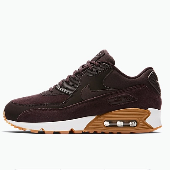 Nike Shoes - Nike Women’s Air Max 90 SE